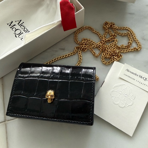 NEW Alexander McQueen Black Croc-Embossed Crossbody Cardholder on chain - Picture 14 of 16